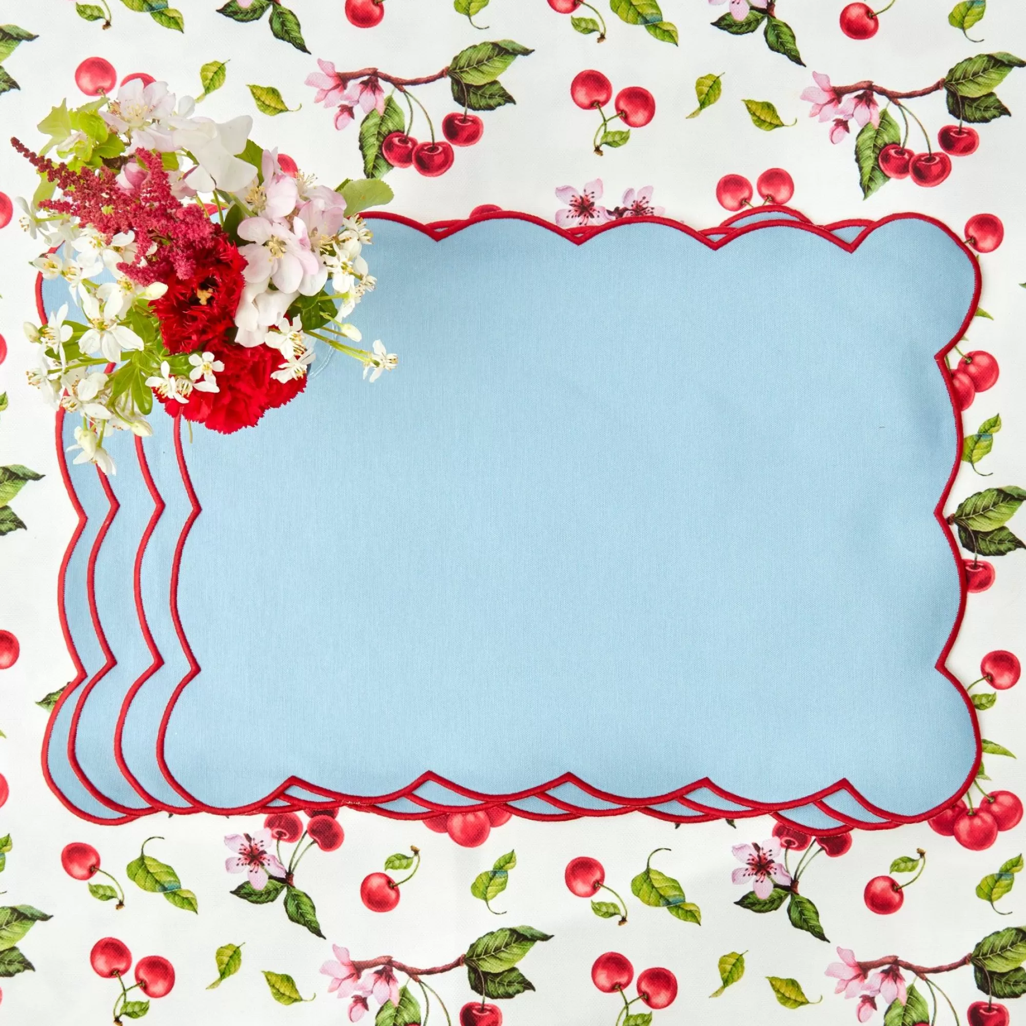 Cheap Blue With Red Scallop Placemat (Set Of 4) Placemats