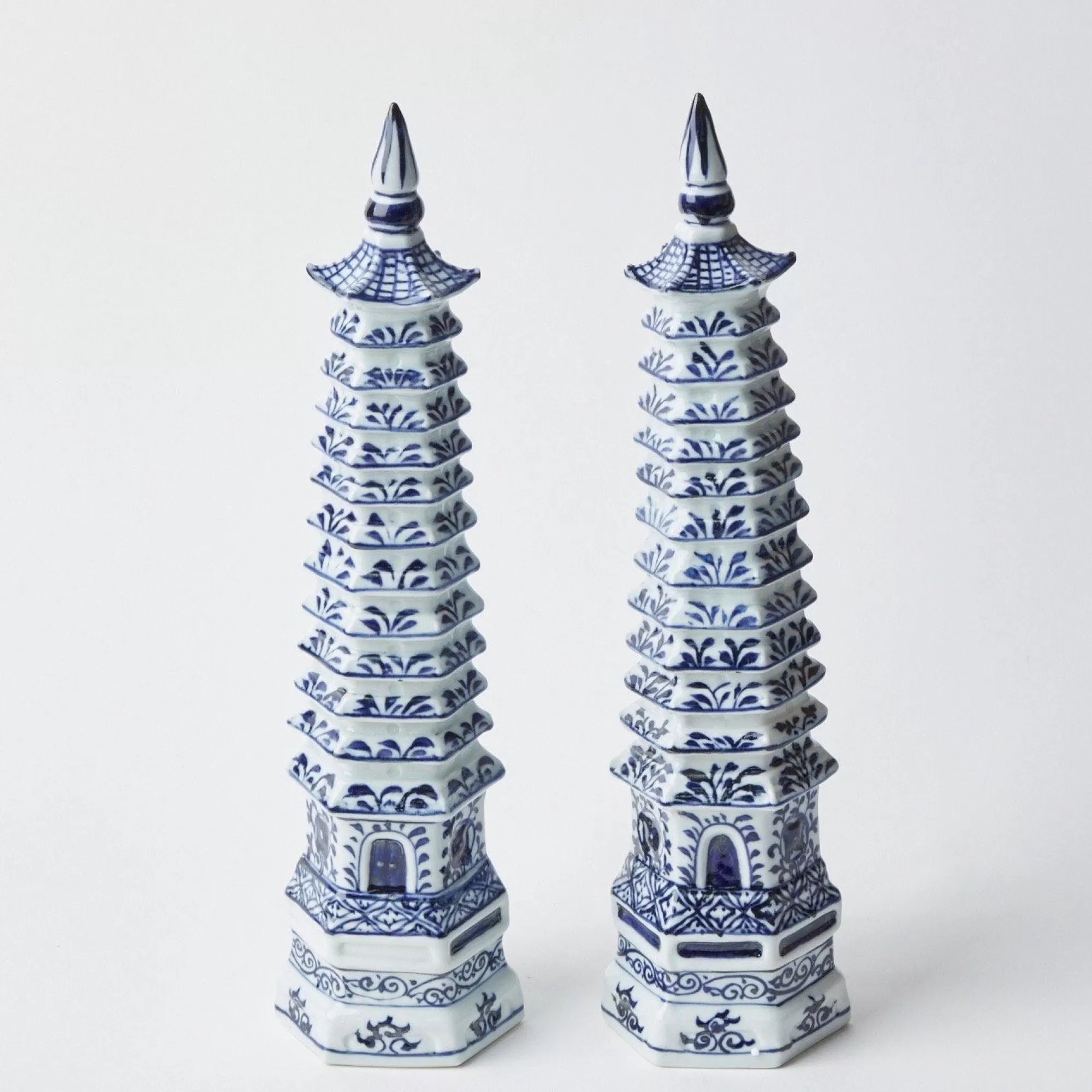 Flash Sale Chinoiserie Porcelain Pagoda Pagodas & Lanterns