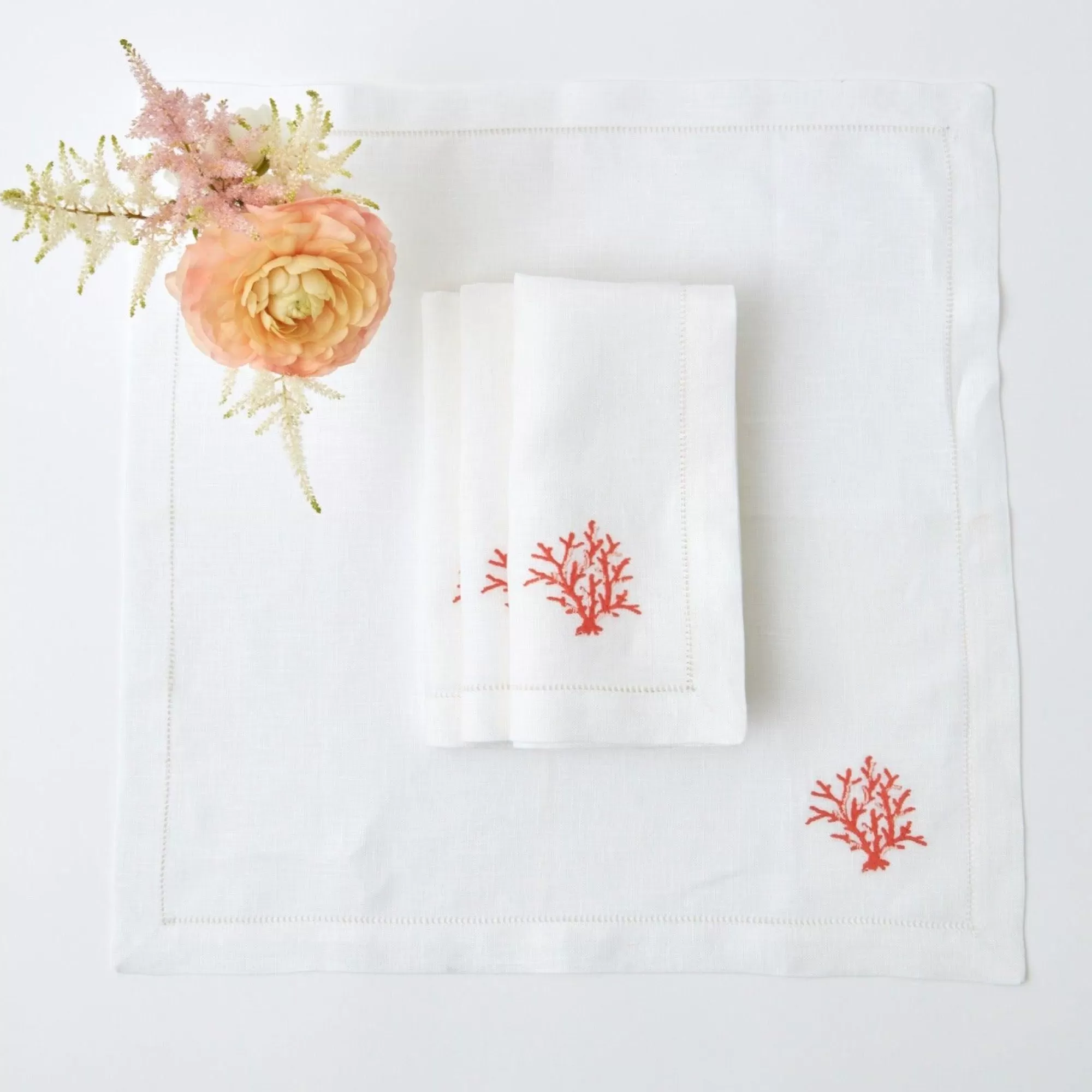 Fashion Coral Linen Napkins (Set Of 4) Napkins