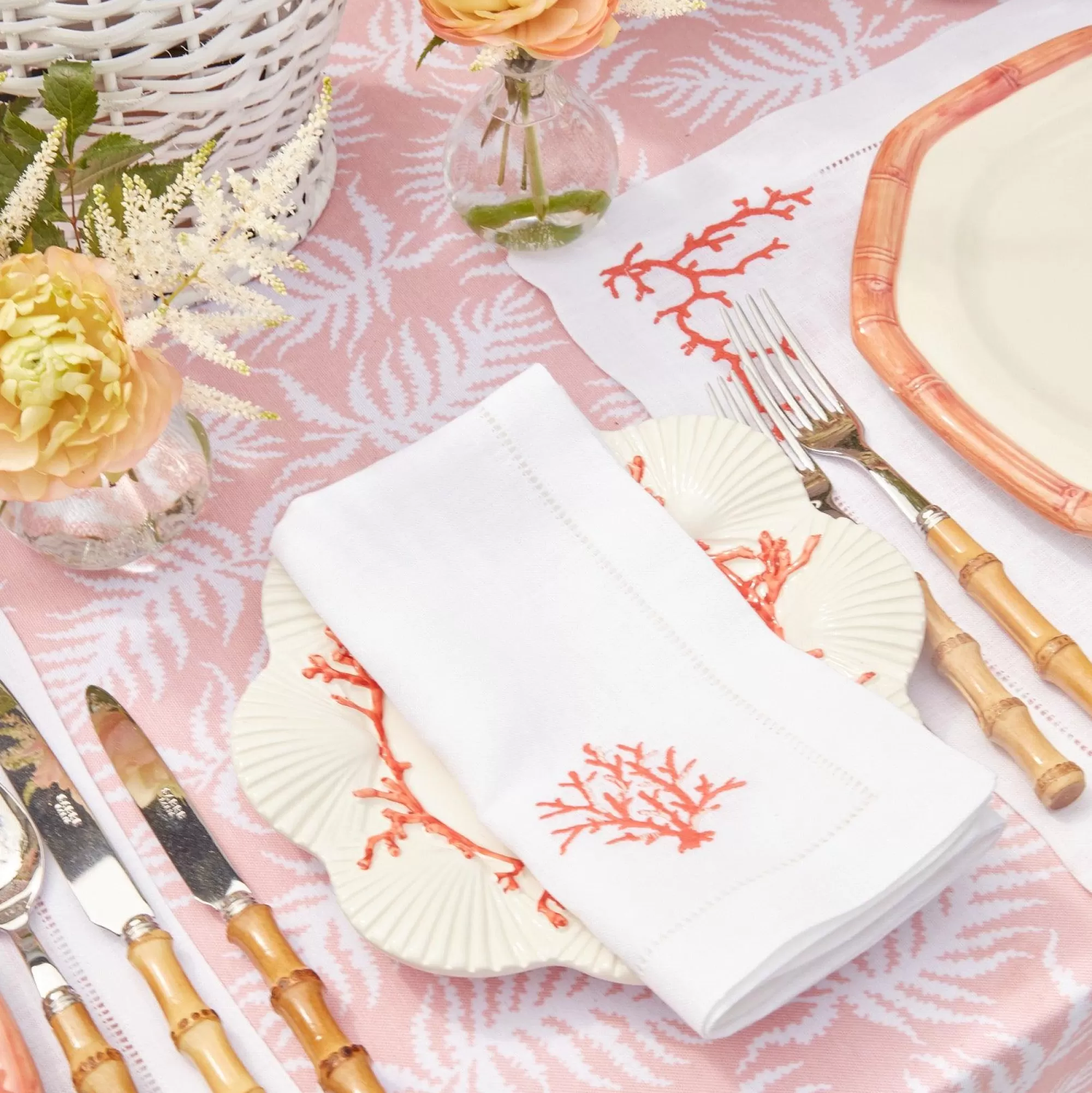 Fashion Coral Linen Napkins (Set Of 4) Napkins