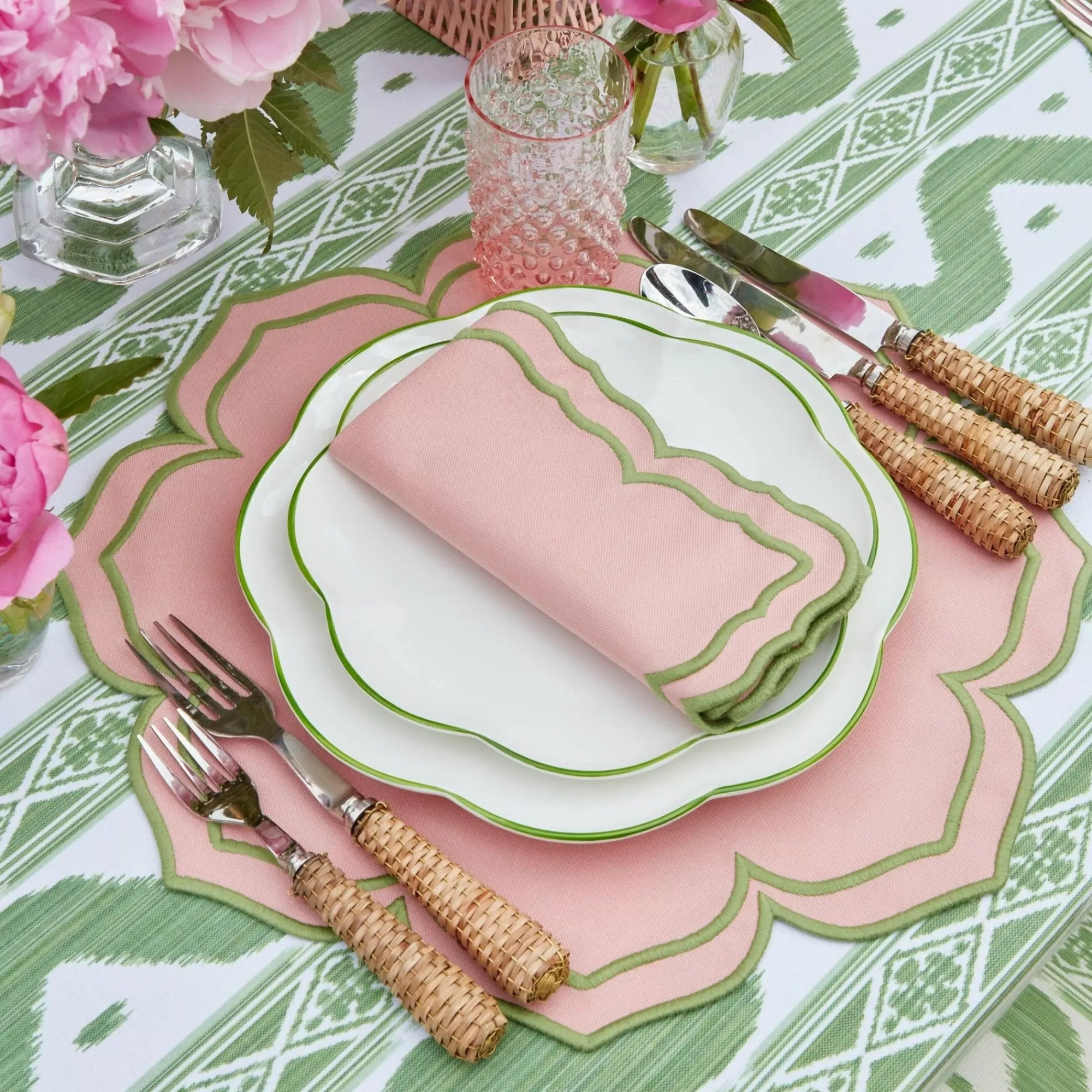 Fashion Fleur Pink Placemats & Napkins (Set Of 4) Table Linen Sets