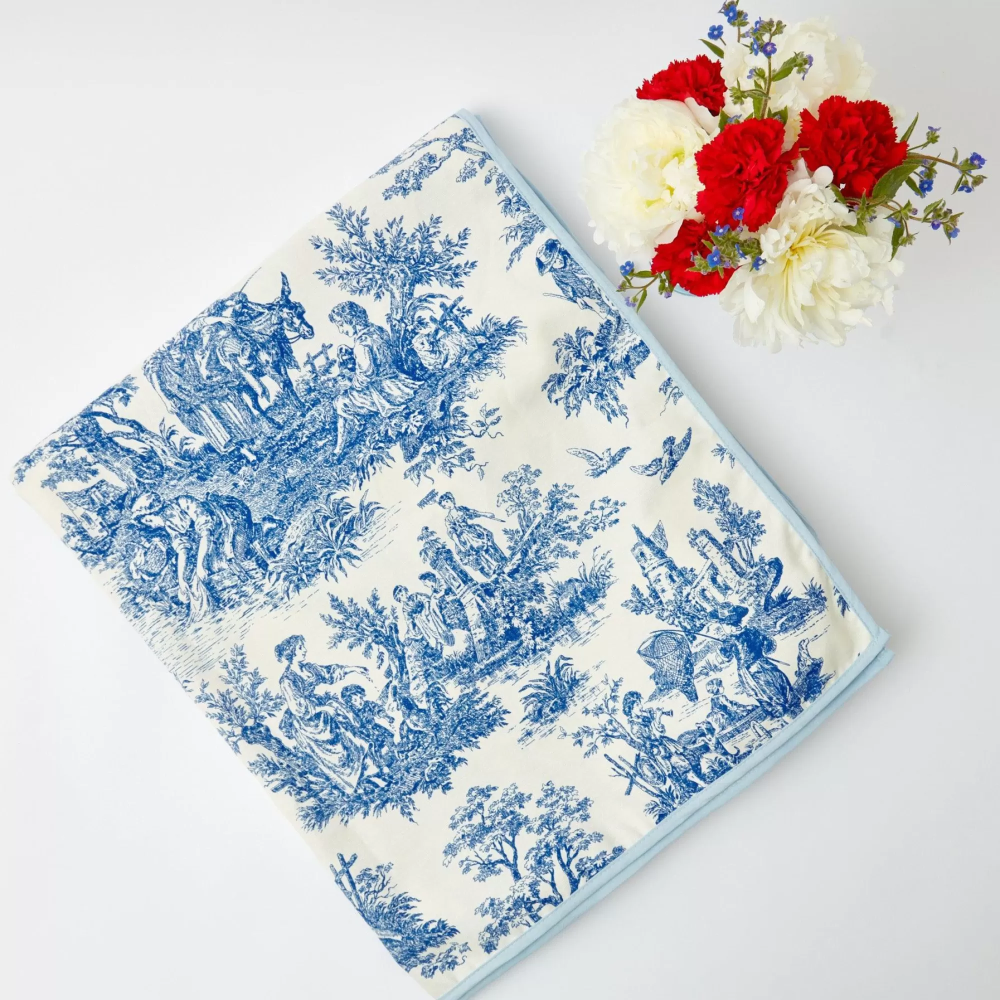 Best Lilibet Toile Tablecloth Tablecloths