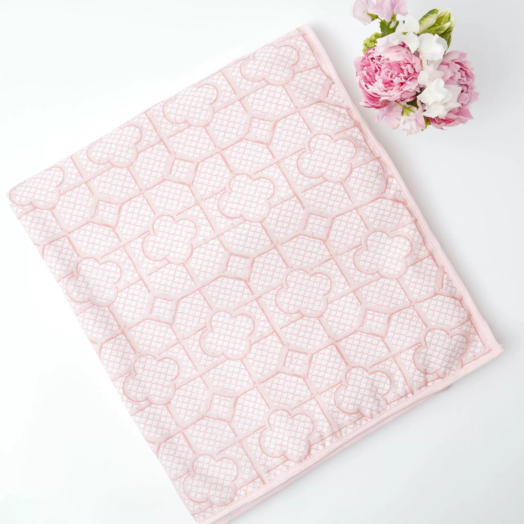 Best Sale Pink Bamboo Trellis Tablecloth Tablecloths