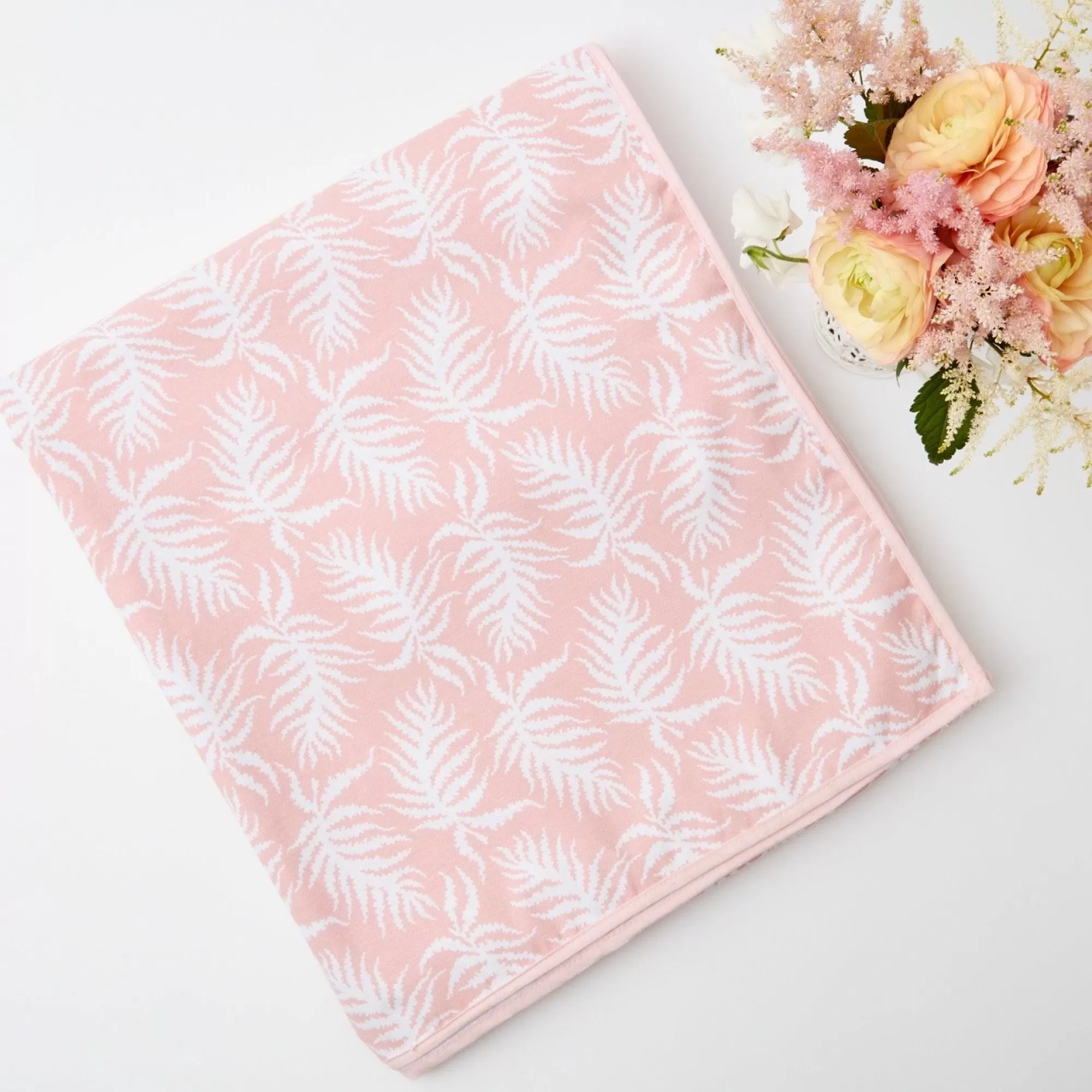 Cheap Pink Trailing Ferns Tablecloth Tablecloths