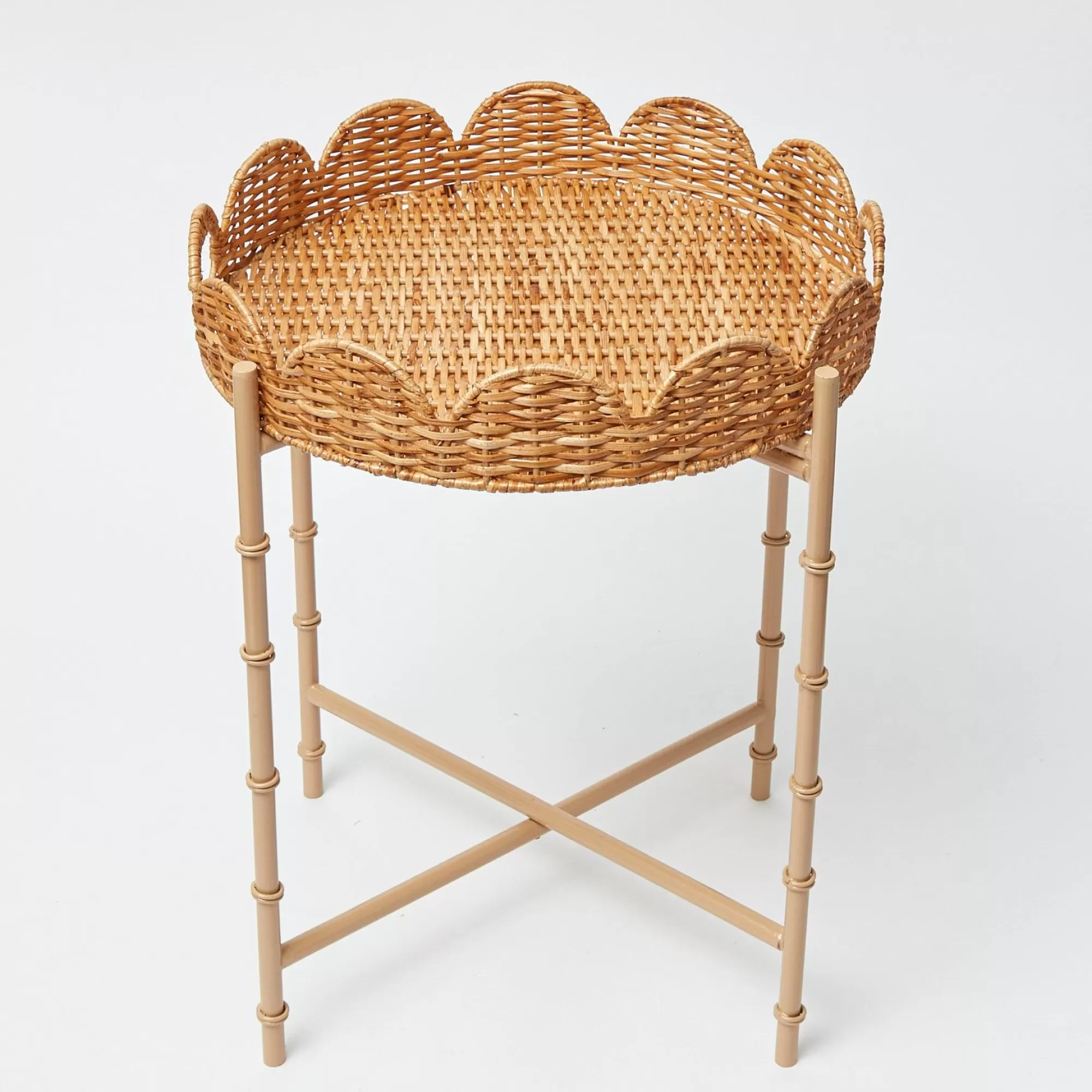 Best Round Scalloped Rattan Tray With Stand Trays & Liners