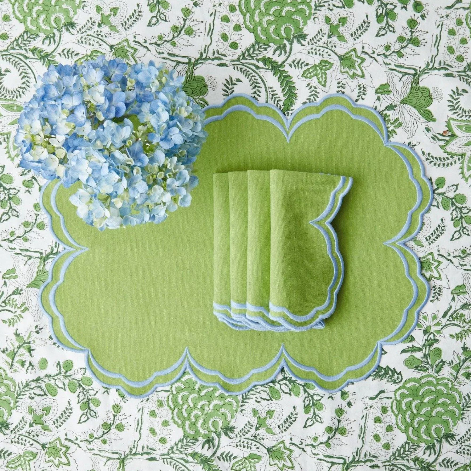 Hot Serena Apple Green With Blue Placemats (Set Of 4) Placemats