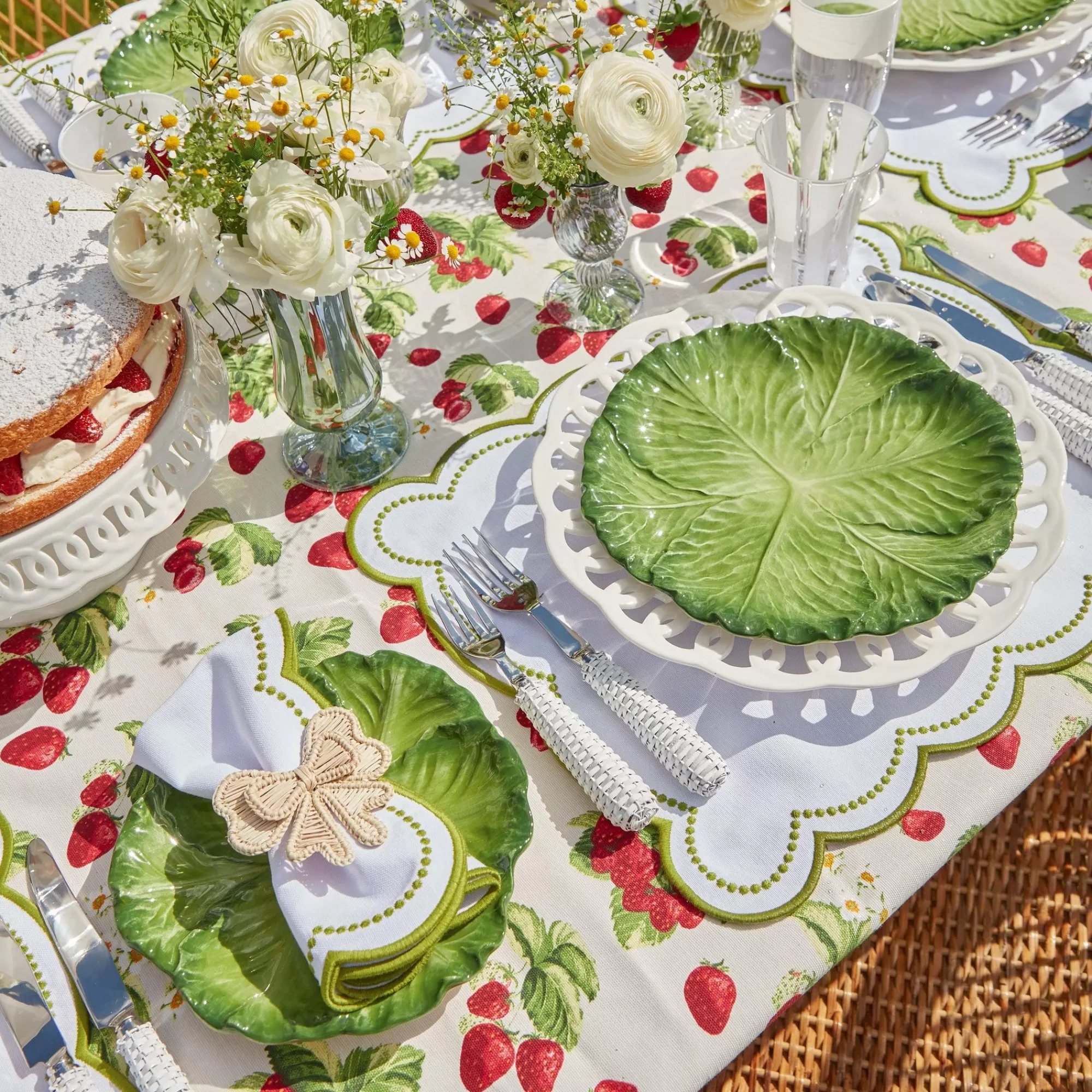 Discount Strawberry Tablecloth Tablecloths